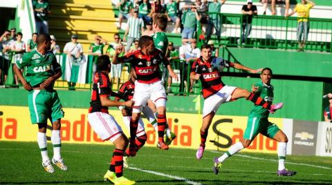 Na volta à Arena Condá, Chapecoense vence o Flamengo